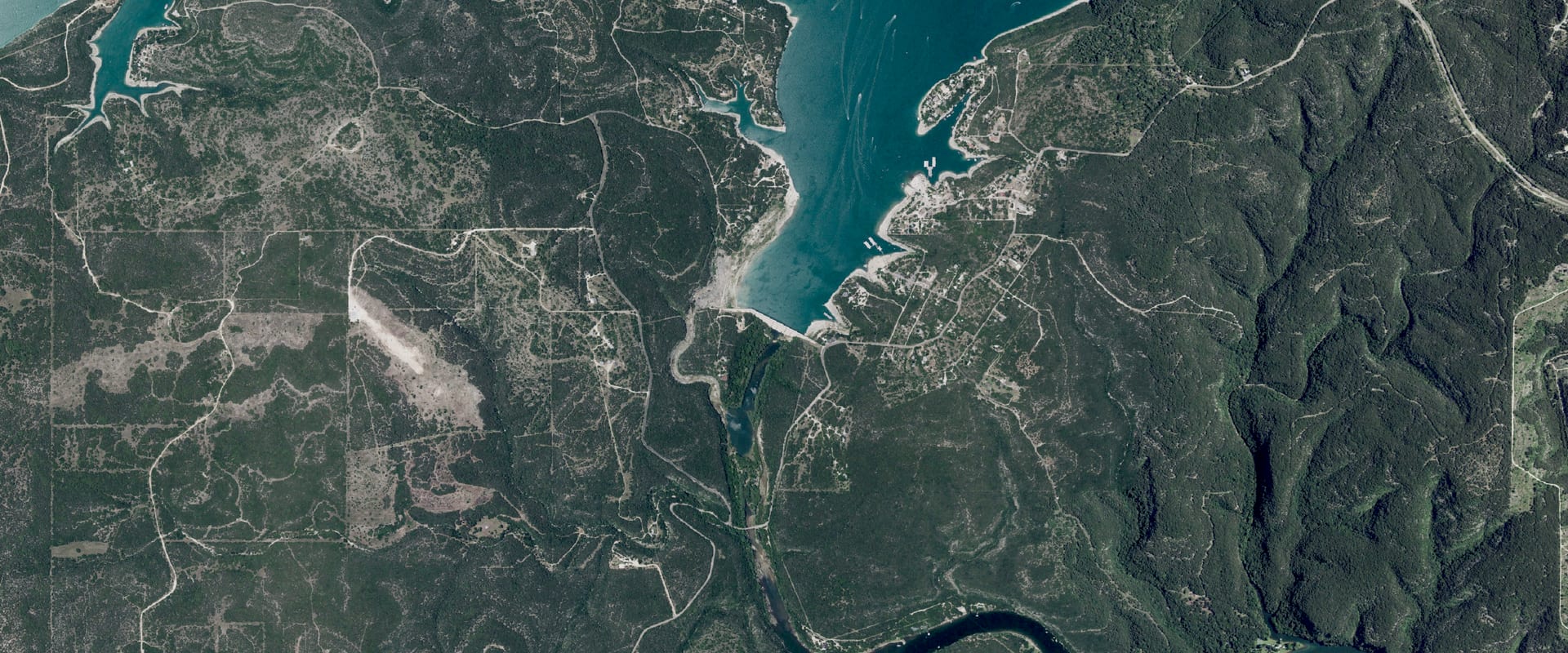 Aerial photo of Medina Lake and its shoreline