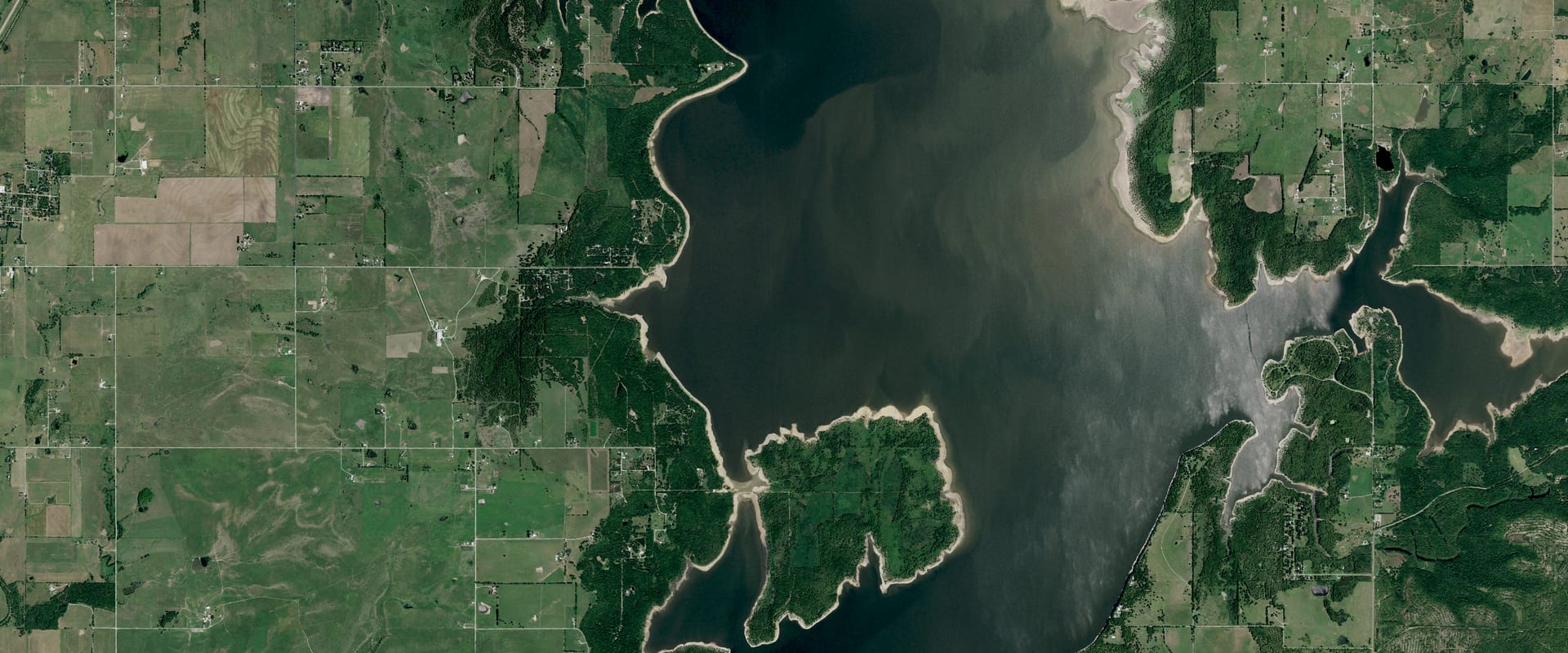 Aerial photo of Oologah Lake and its shoreline